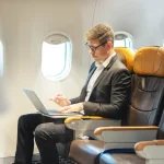 An employee chooses to take the plane every day to come to the office, does the employer have to pay for the tickets?