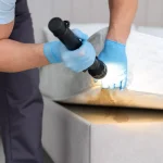 His home is infested with bedbugs, it is the owner who must pay for the exterminator