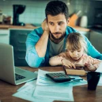 Parents save 4,262 euros in tax by checking a single box in their tax return