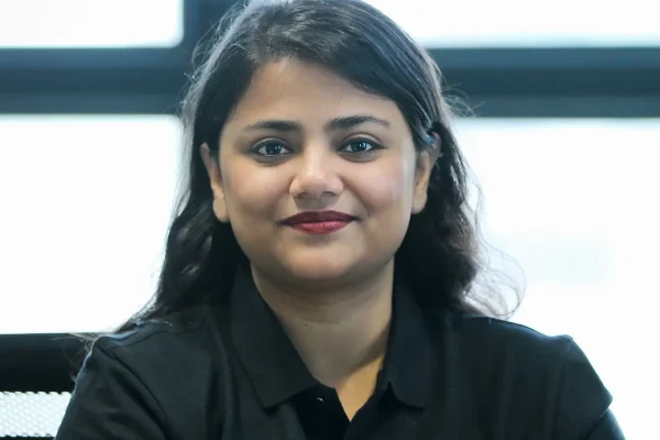AI governance challenged by talent shortage: human and territorial issues on an international scale