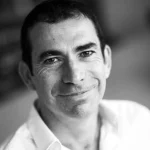 E-commerce and oversized logistics: the hybridization of networks through crowdshipping