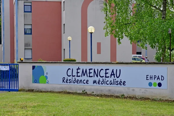 Paying for a place in a nursing home entitles you to a tax reduction: 2,500 euros to be claimed in taxes