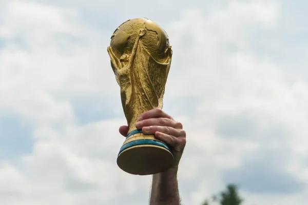 2026 World Cup: FIFA "hopes to recover nearly $9 billion" thanks to TV rights, sponsorships and monetization