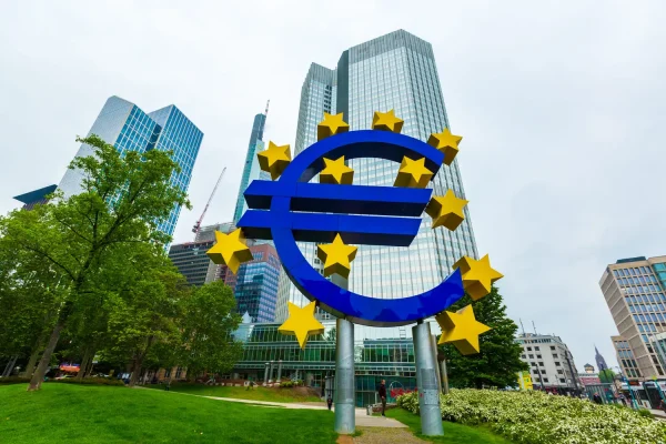 Christine Lagarde remains at the head of the European Central Bank and reaffirms its mission of price stability