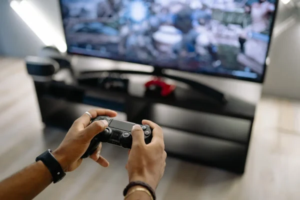 CyberGhost or Surfshark: which one to choose for gaming?