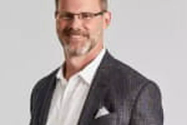 From infobesity to collective intelligence: the rise of GenAI