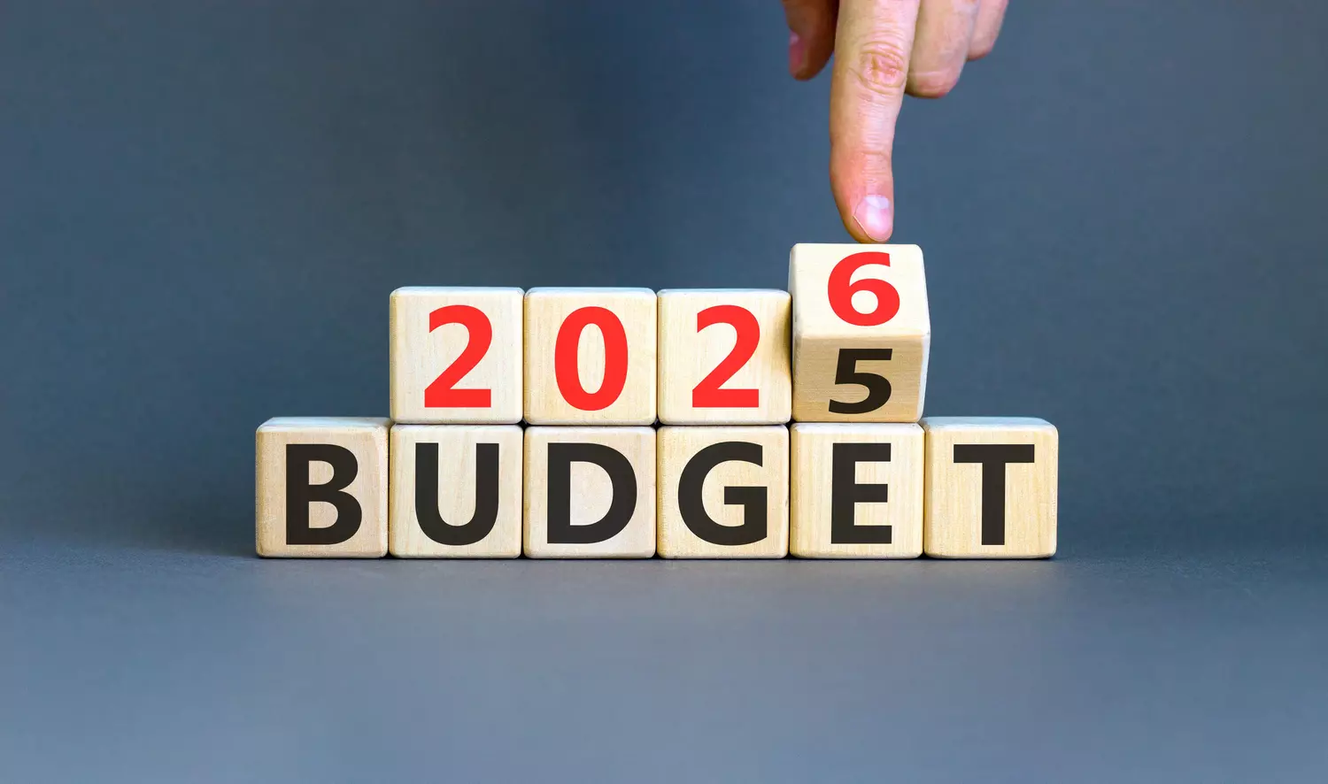 Gérard Larcher estimates that six billion euros in additional savings will be necessary for the 2026 budget