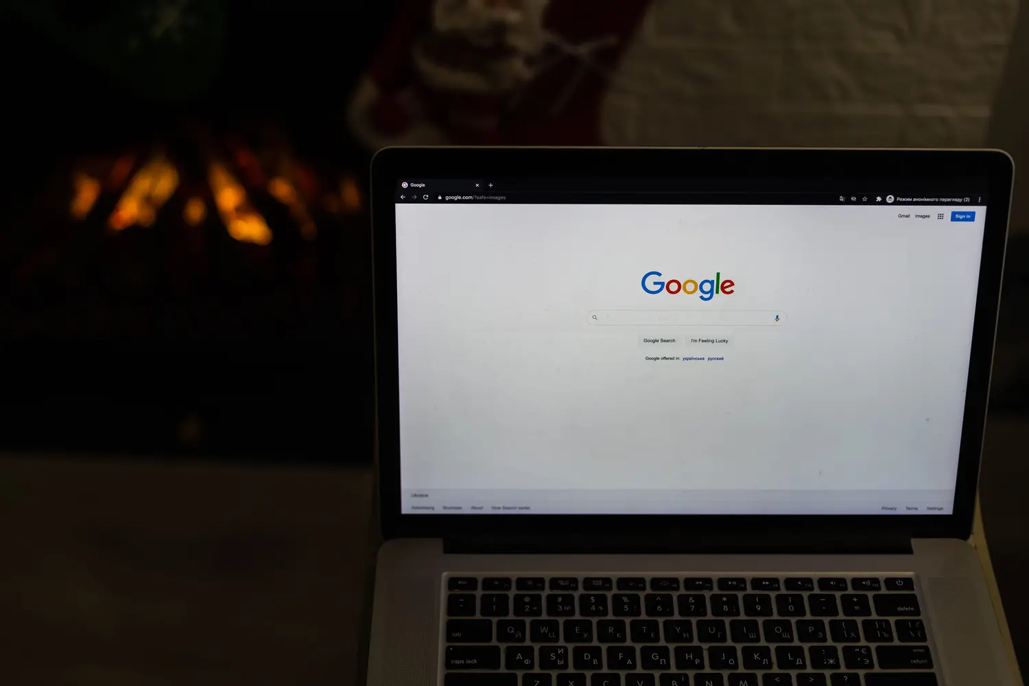 Google will deploy its artificial intelligence features AI Mode and AI Overviews on its search engine in France during the summer of 2026