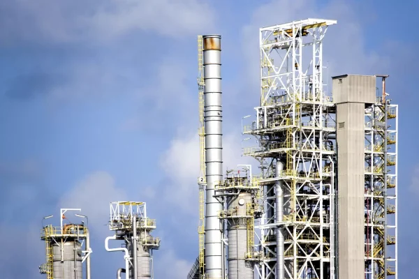 Oil prices fall after US sanctions on Iranian crude are suspended
