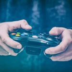 The European Commission refuses an obligation to maintain playability and proposes a code of conduct