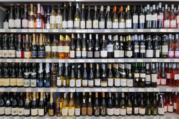 Trump threatens 100% tariffs on French wines and champagnes