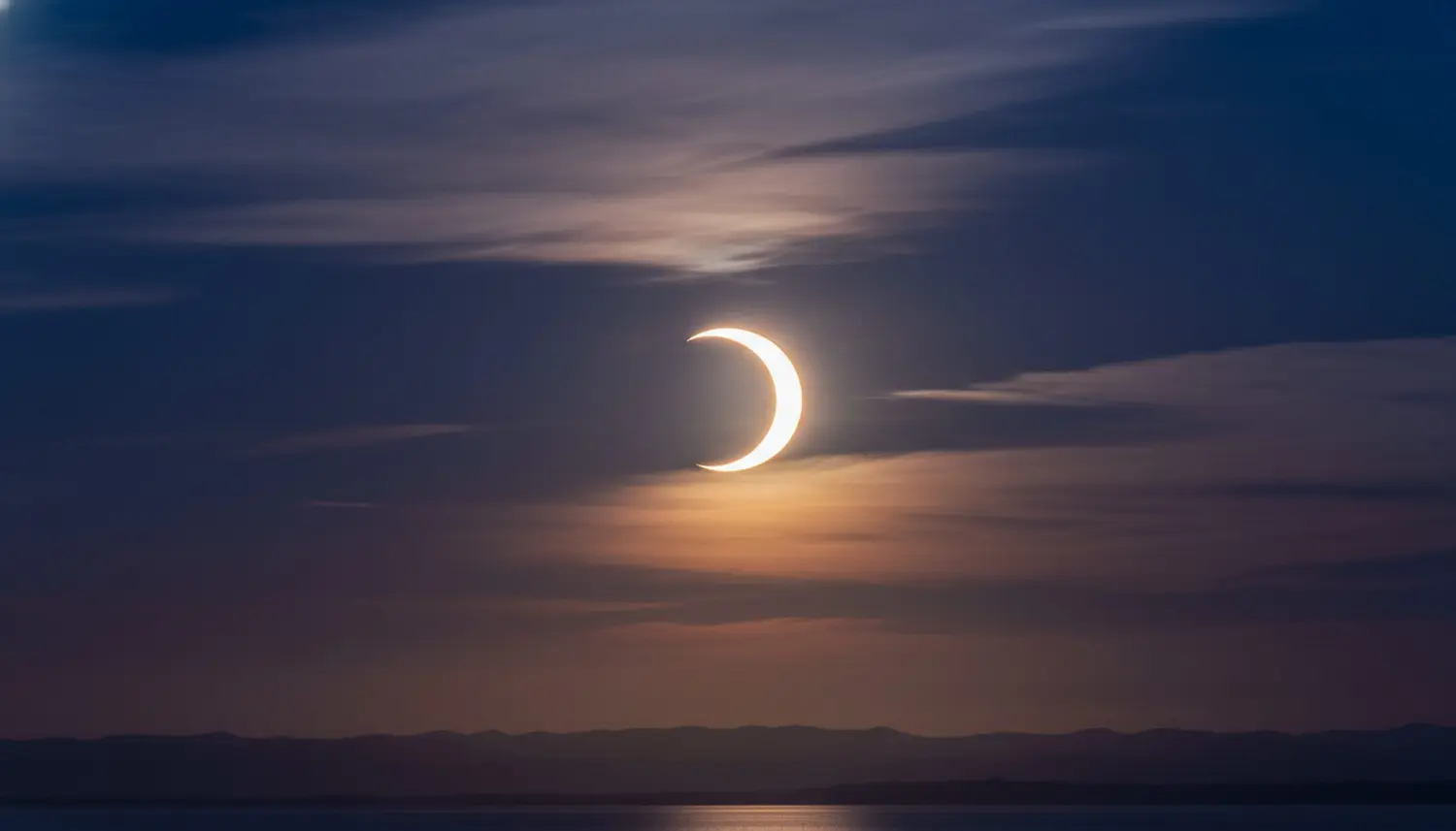 Eclipse, shower of shooting stars, planetary alignment: it's almost the best night of the year to observe the sky