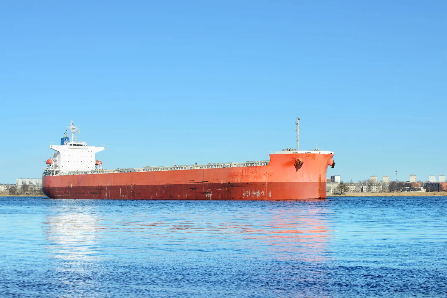 Maritime traffic through the Strait of Hormuz falls to lowest level since June 13, 2026