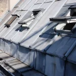 The owner imposes an extra rent of 120 euros per month on his tenant for a maid's room under the roof