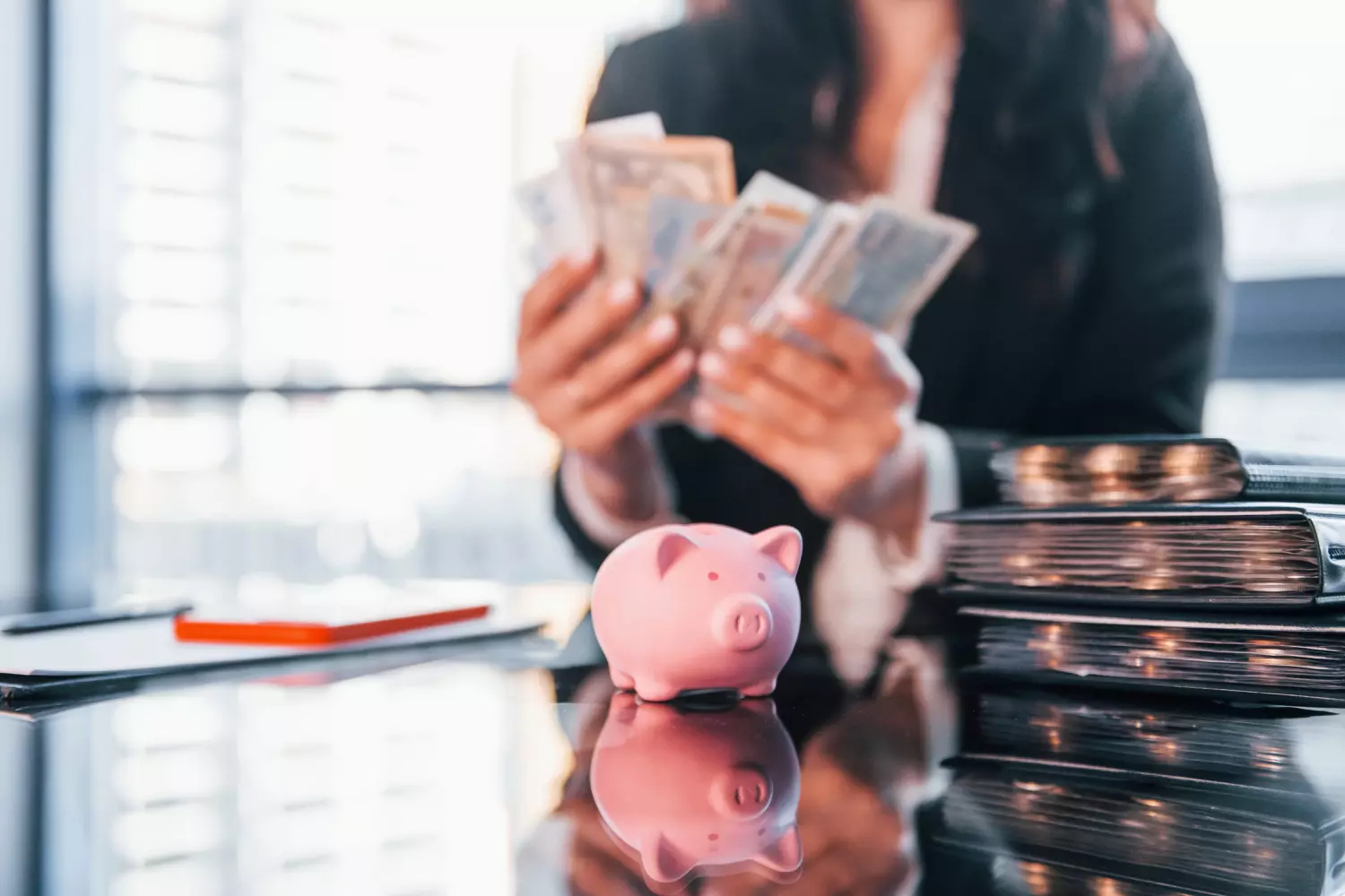This employee found how to force her employer to pay her 950,000 euros for contractual termination